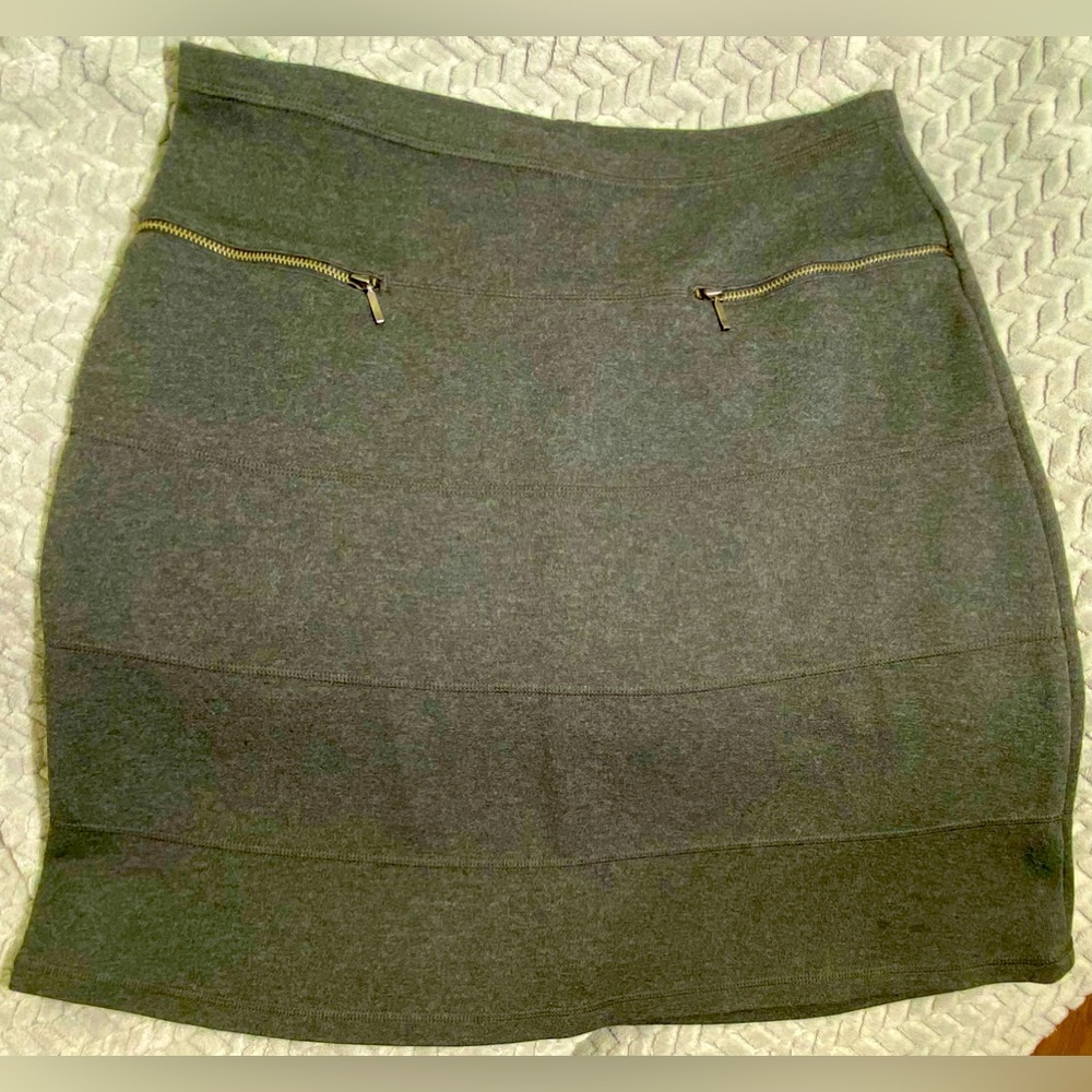 Athleta Strata Skirt Small Gray Stretch Zipper Women's